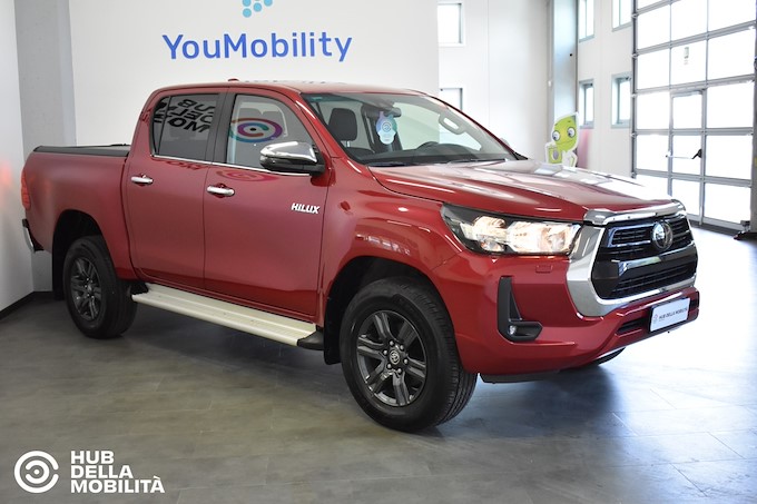 TOYOTA Hilux 2.8 D 4WD 4 porte Double Cab Lounge